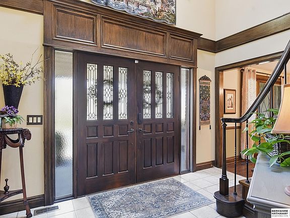 3rd image of 13619 Parker Cir
