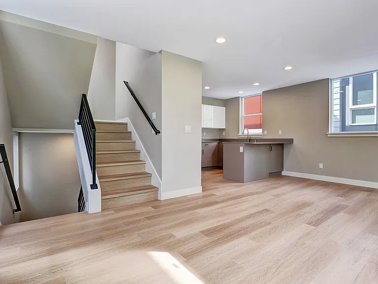 3020 4th Ave W #A — Photo 8