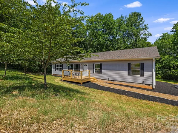 22 Bachelder Ln, Candler, NC 28715