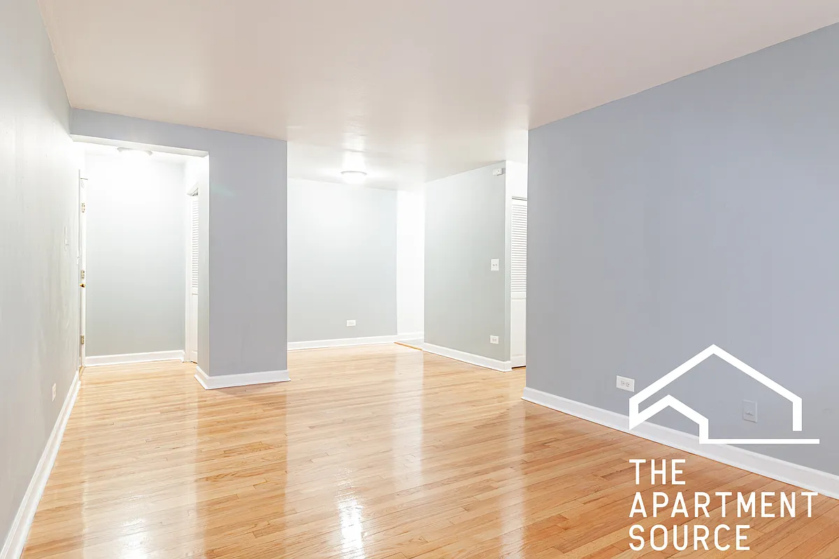 Photo 2 of 9 - 6830 N Sheridan Rd #459 - Chicago, IL Building Photo - 6830 N Sheridan Rd #459