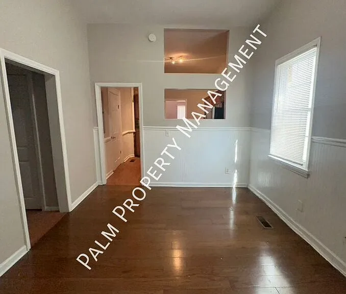 613 E Duffy St #A — Photo 9