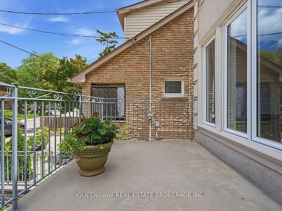4th image of 83 Floyd Ave