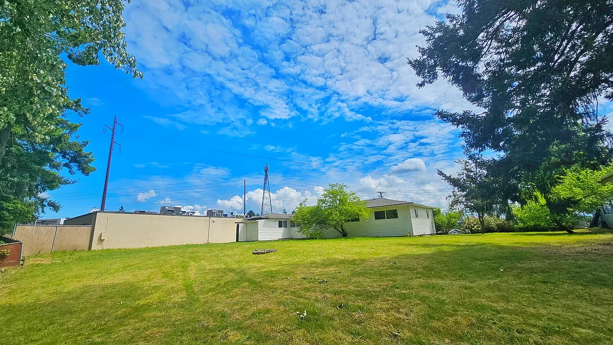 Building Photo - 16823 116th Ave SE