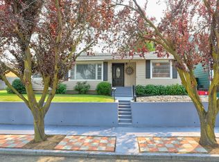 1312 E 11th St, The Dalles, OR