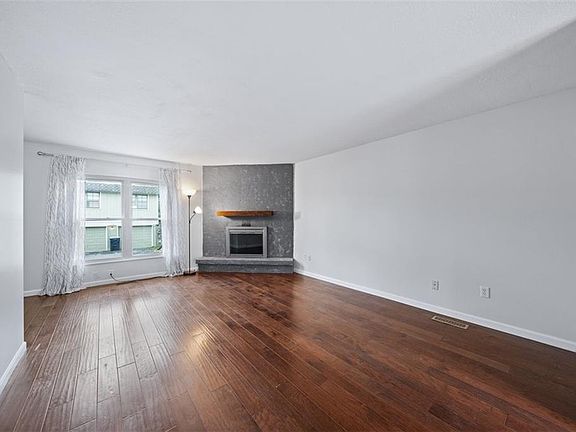 5th image of 23 W Bannister Rd