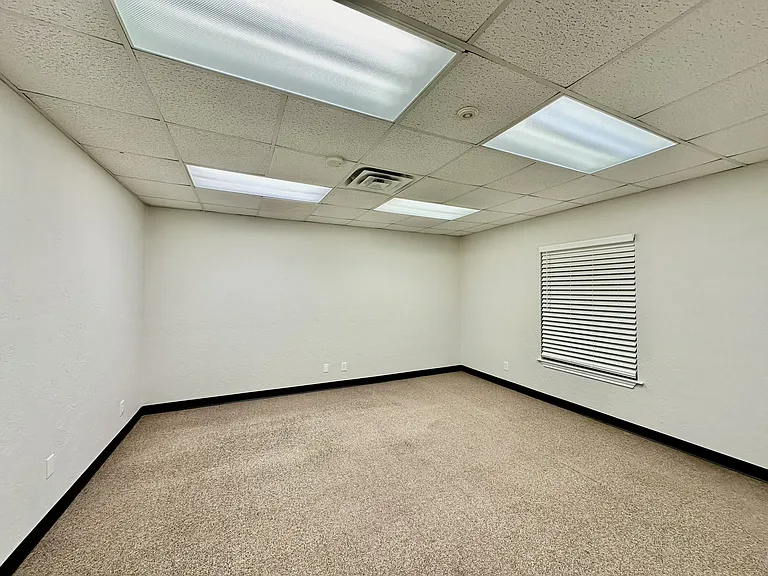 115 W College St #103 — Photo 9