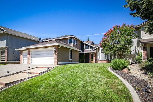 1st image of 304 Lenka Ct