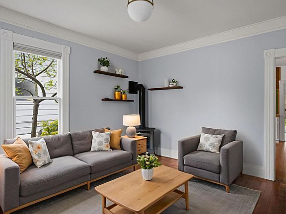 5th image of 640 Charles Street