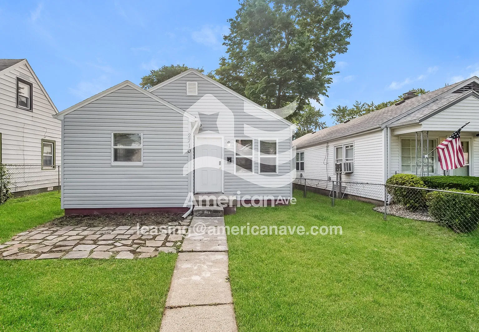 3 bed, 1.0 bath, 816 sqft, $1,250 — Photo 1