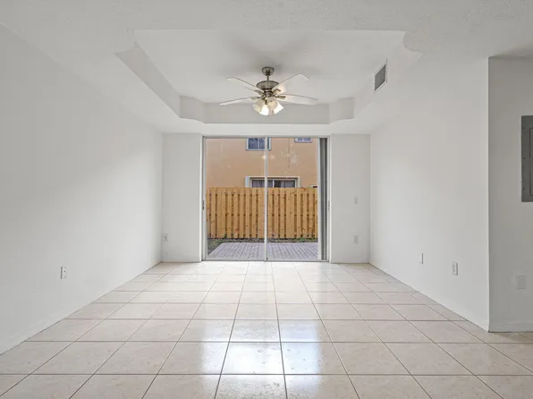 8520 NW 139th Terrace #1602, Miami Lakes, FL 33016