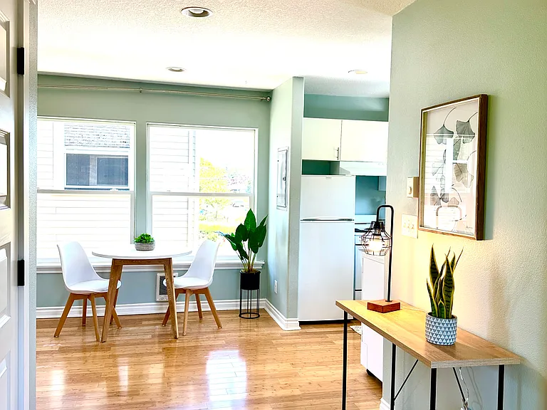 7321 NE 8th Ave #B — Photo 2