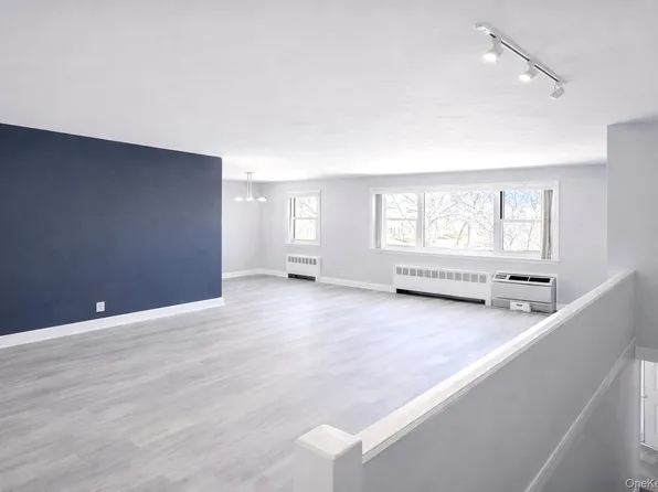 6758 152 Street #B, Flushing, NY 11367