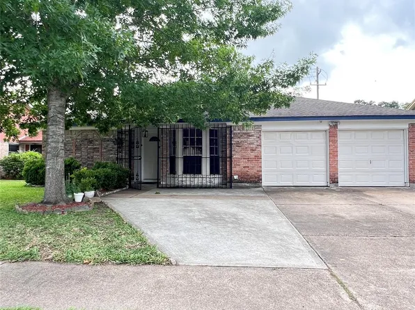 15119 McLeod Dr, Houston, TX 77060