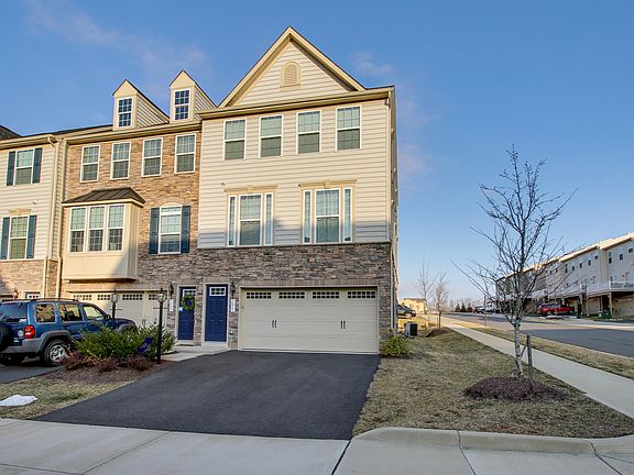 2nd image of 7011 Darbey Knoll Dr