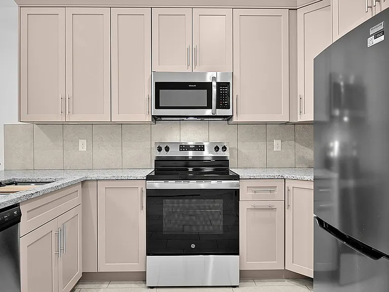 14 Ullynn Pl #A — Photo 27