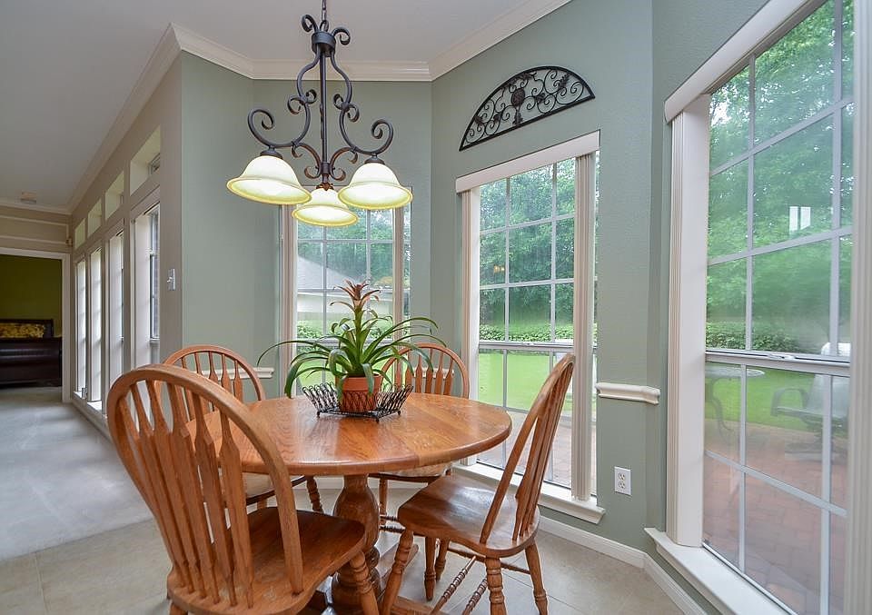 1st image of 16615 Town Lake Ct