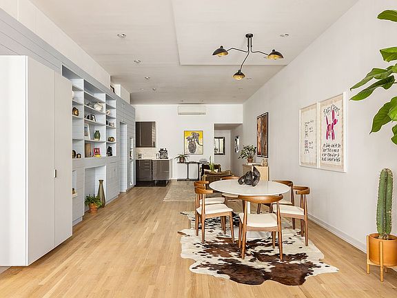 4th image of 56 E 11th St #5