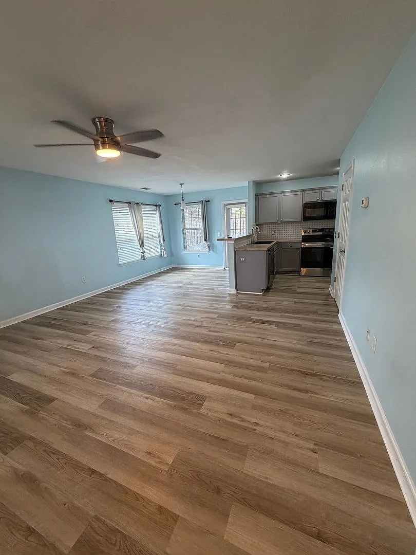 Building Photo - 120 Willow Oak Dr