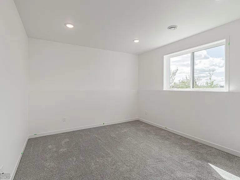 1615 5th Ave NE — Photo 21