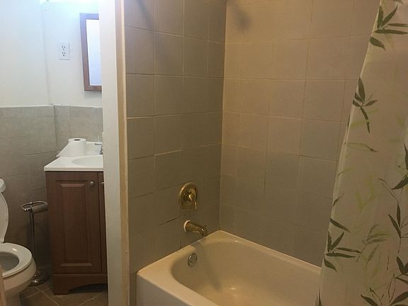 4th image of 33 Corbin Ave #2