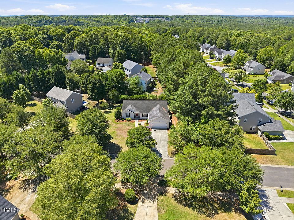 405 Onondaga Ct, Holly Springs, NC 27540 | Zillow
