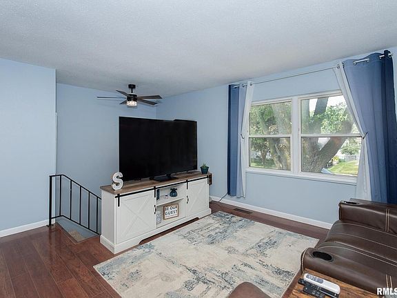 4th image of 3527 W Columbia Ave