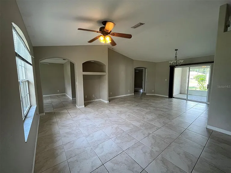 3605 Caballero Ave — Photo 7