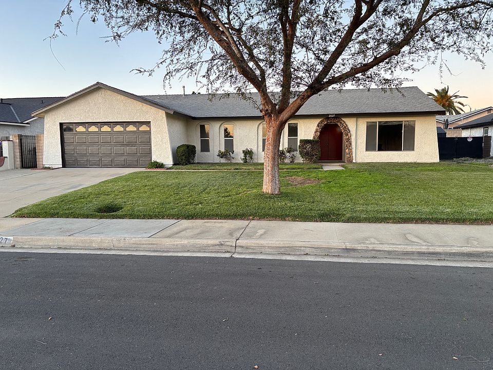 1st image of 2027 Saint Andrews Dr