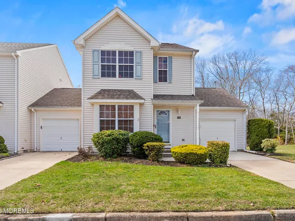 32 Pebble Beach Ln, Little Egg Harbor, NJ 08087