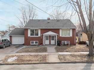 908 Oviatt St, Kaukauna, WI 54130