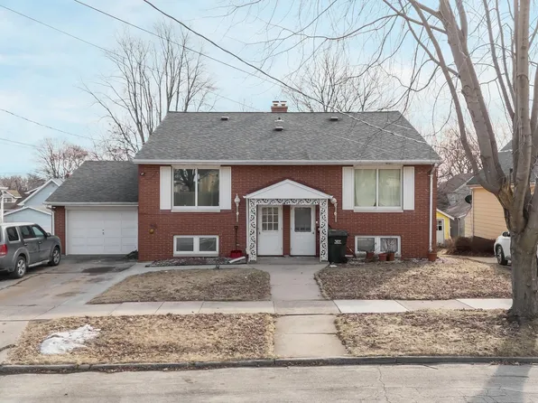 908 Oviatt St, Kaukauna, WI 54130