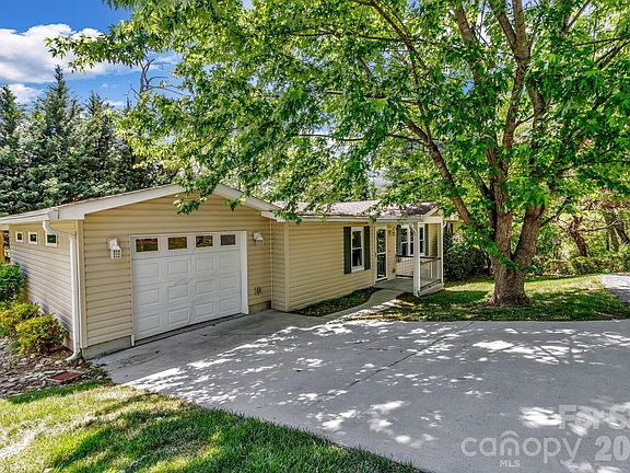 3rd image of 405 Deerfield Ct
