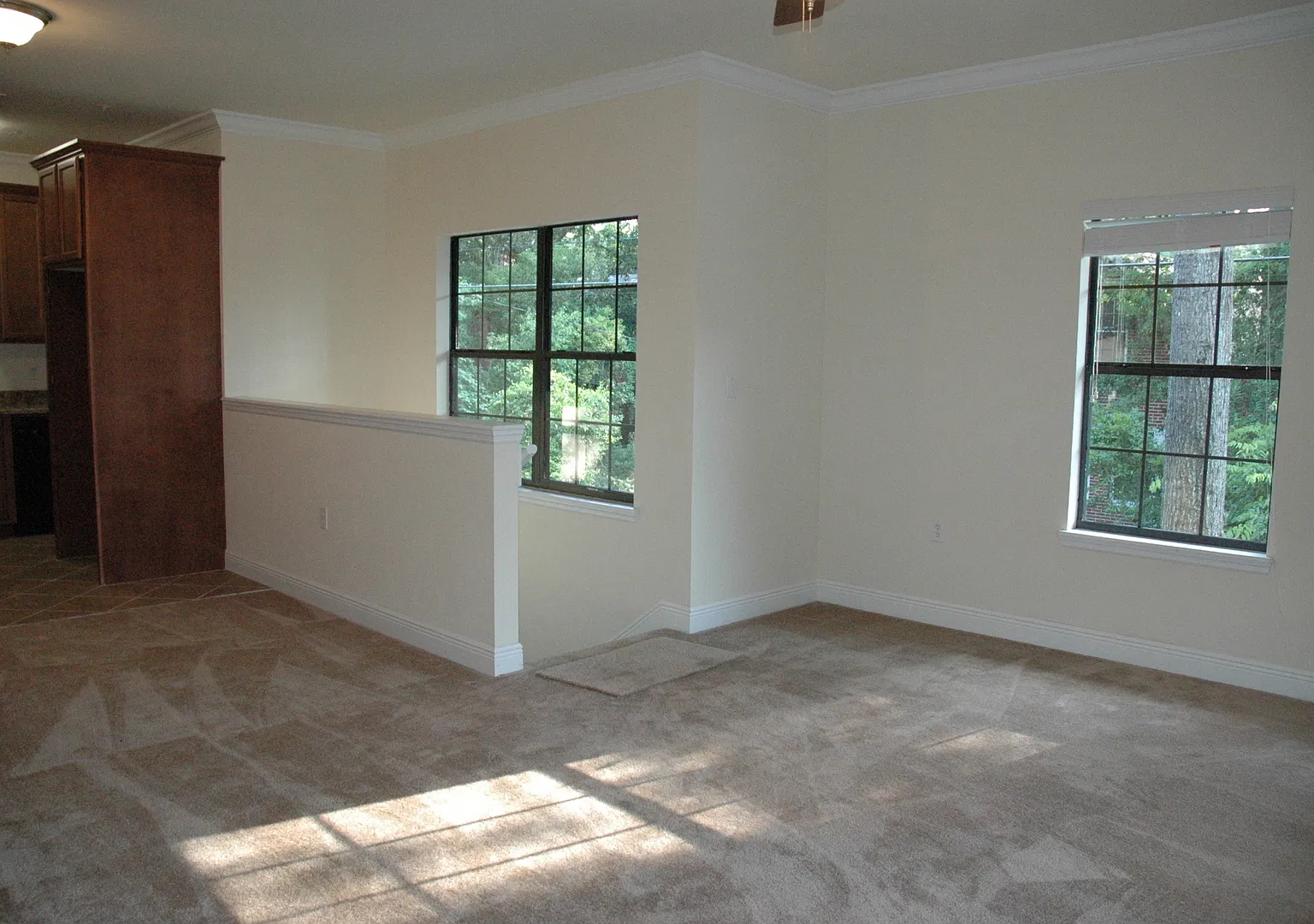 Margaret's Manor - Beautiful 2 Bedroom, 2 Bathroom Apartment — Photo 2