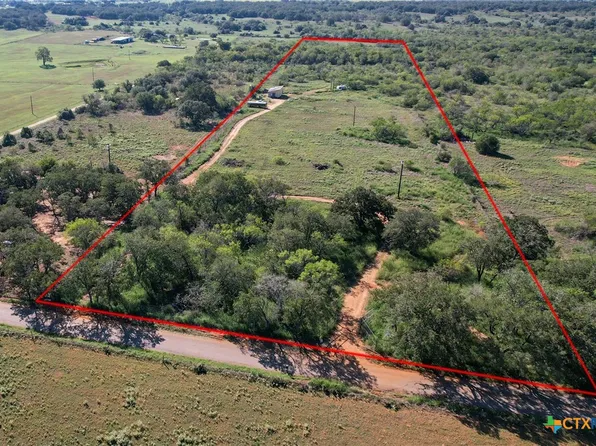 1366 County Road 467, Stockdale, TX 78160