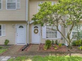 8432 J R Manor Dr, Tampa, FL 33634