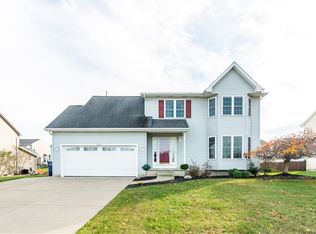 2210 Woodsfield Dr, Lake View, NY 14085