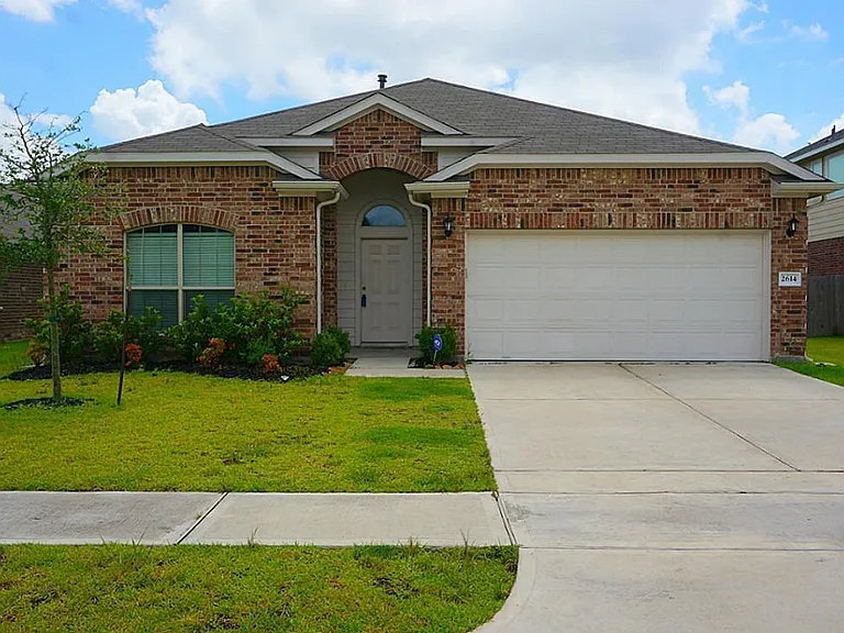 2614 Whitetip Ct — Photo 1