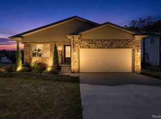 5110 Lathrop St, Trenton, MI 48183