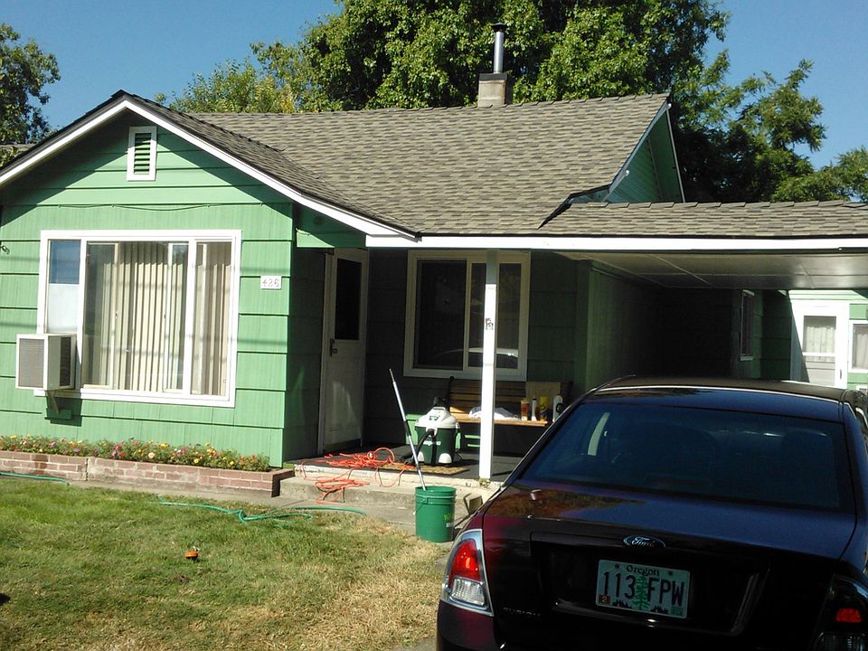 2nd image of 426 Benson St