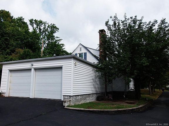 3rd image of 588 Lincoln St