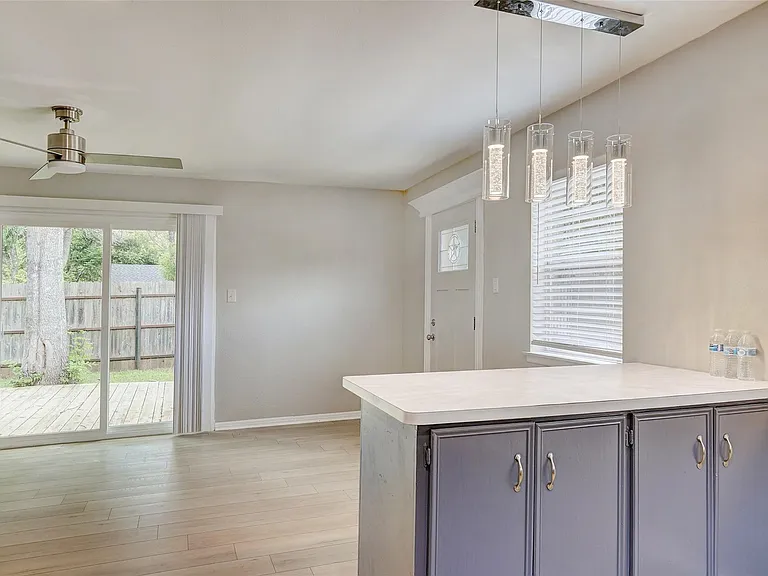 1806 Dixie Ln — Photo 10