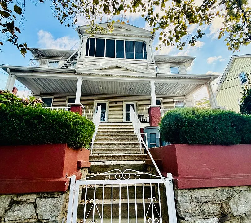 251 S 5th Ave