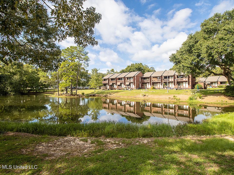 1st image of 217 Lakeside Villa #B