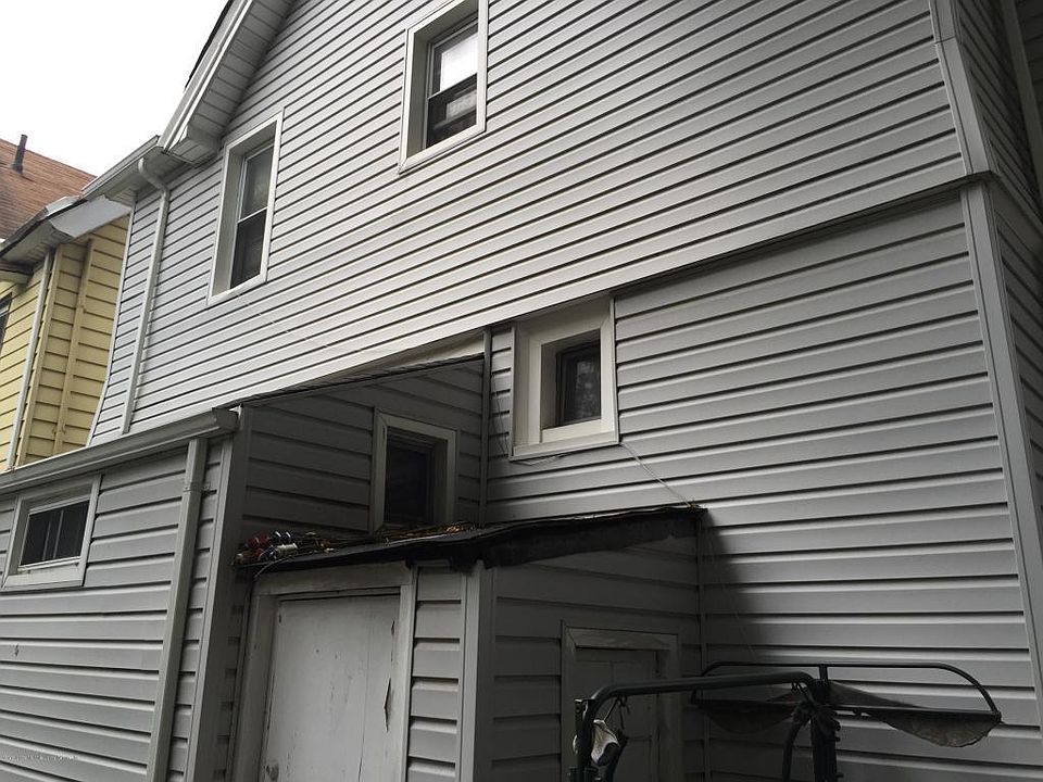 2nd image of 1465 Castleton Ave
