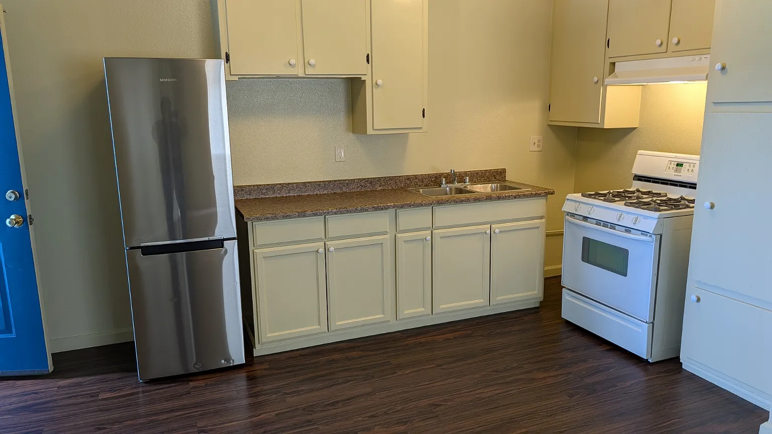 5230 N Long Beach Blvd — Photo 2