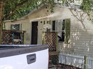 203 Cardinal Dr, Robertsdale, AL 36567