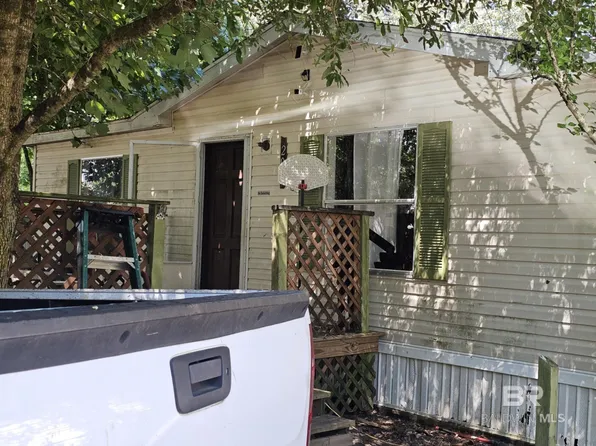 203 Cardinal Dr, Robertsdale, AL 36567