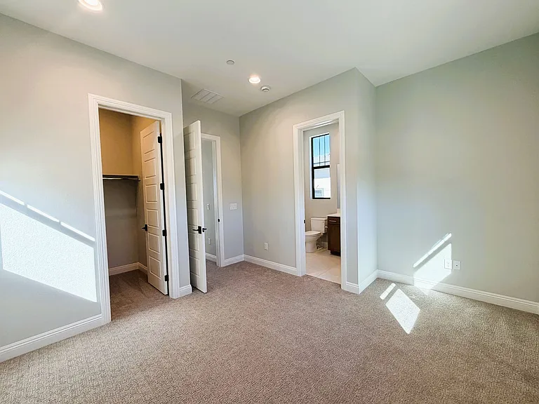 980 Natural Harmony St — Photo 23