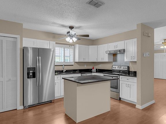 5th image of 1005 Fox Trace Ct