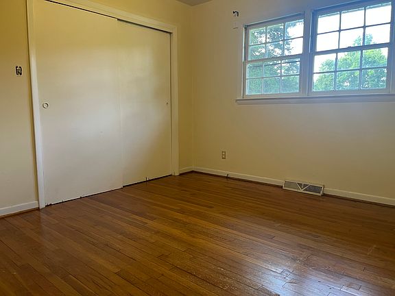 3rd image of 3320 Southern Dr Unit A